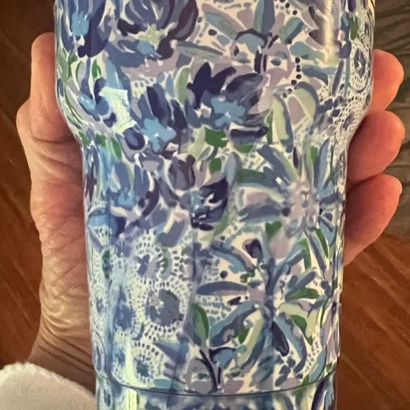 Lilly Pulitzer Stainless Steel 30 oz. insulated Tumbler w/ lid High Manetenance - Picture 5 of 7